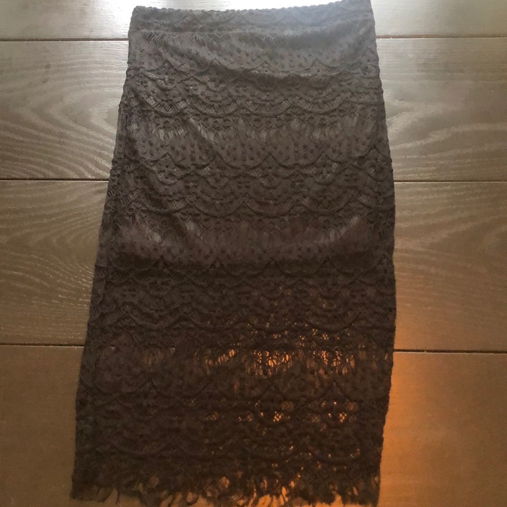 Lace skirt